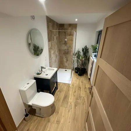 1- La Petite Appartement *